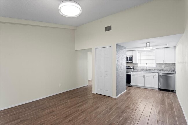 Building Photo - 13046 Leverington St