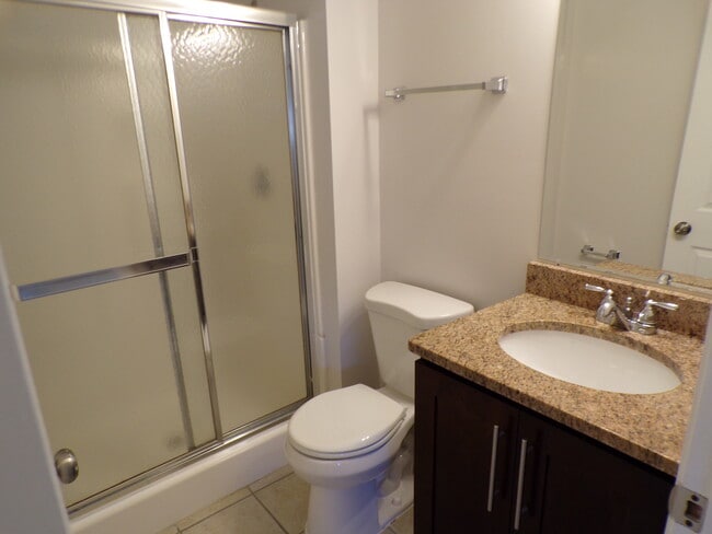Building Photo - 891 Essex Cir