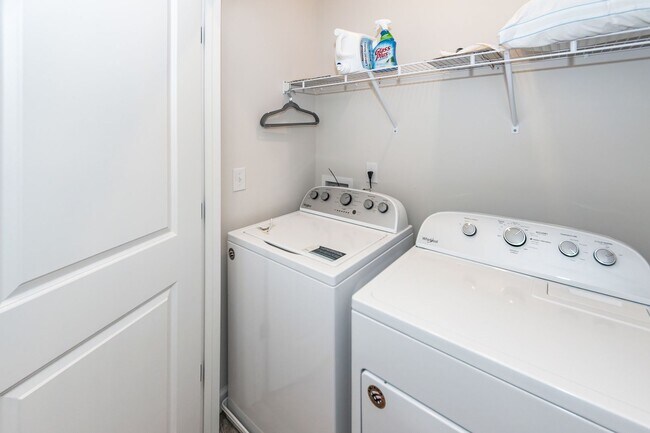 Building Photo - 4 Bedroom, 3.5 Bathroom Townhome in The Marshes at Cooper River - Charleston