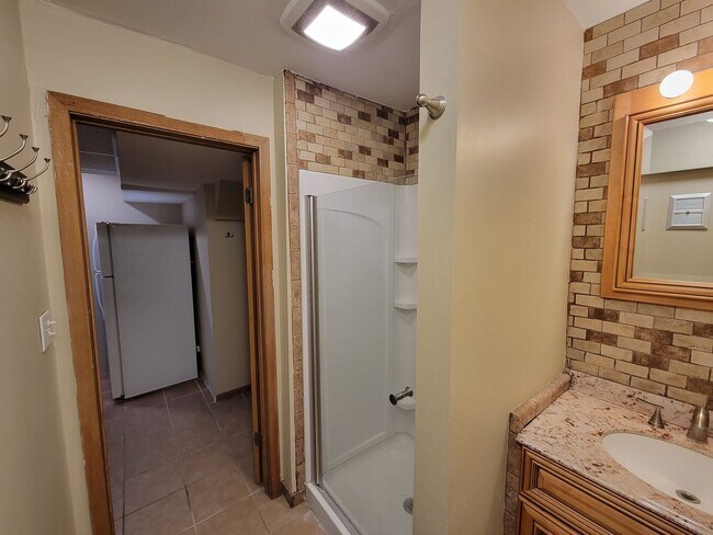 Building Photo - 604 W Seerley Blvd