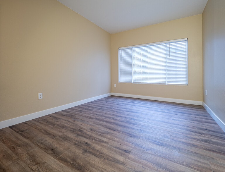 3rd bedroom - 8440 Little Rock Way