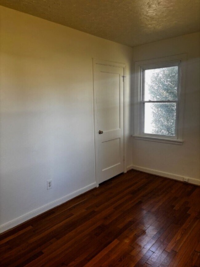 Building Photo - Price Reduced for March Move in