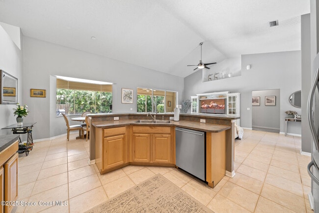 Building Photo - 3828 S Tropical Trail