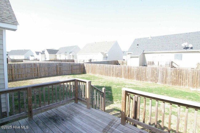 Building Photo - 1000 Sebring Dr