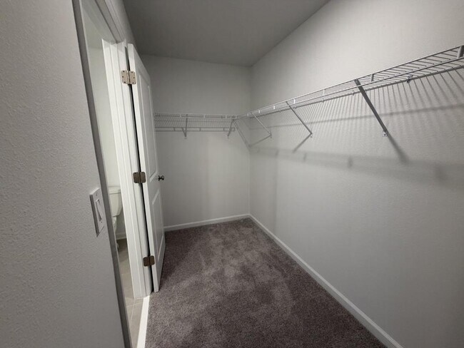 Building Photo - 2510 Hallow Gdn Rd