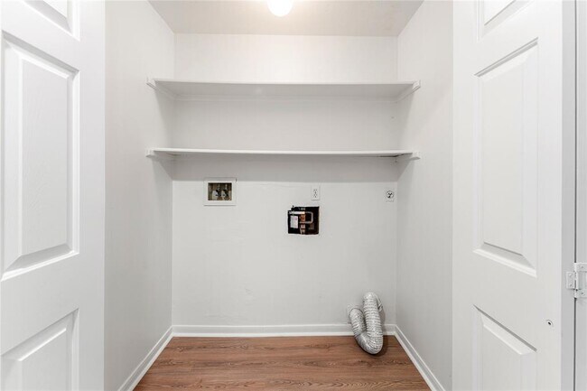 Building Photo - 2434 Blue Rose Dr
