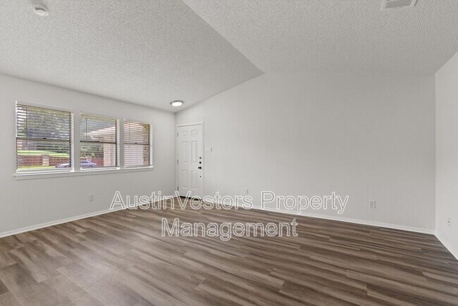 Building Photo - 11411 Walnut Ridge Dr