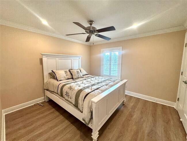 Building Photo - 4974 Coquina Key Dr SE