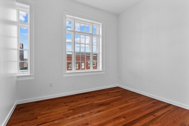 Building Photo - 280 Essex St