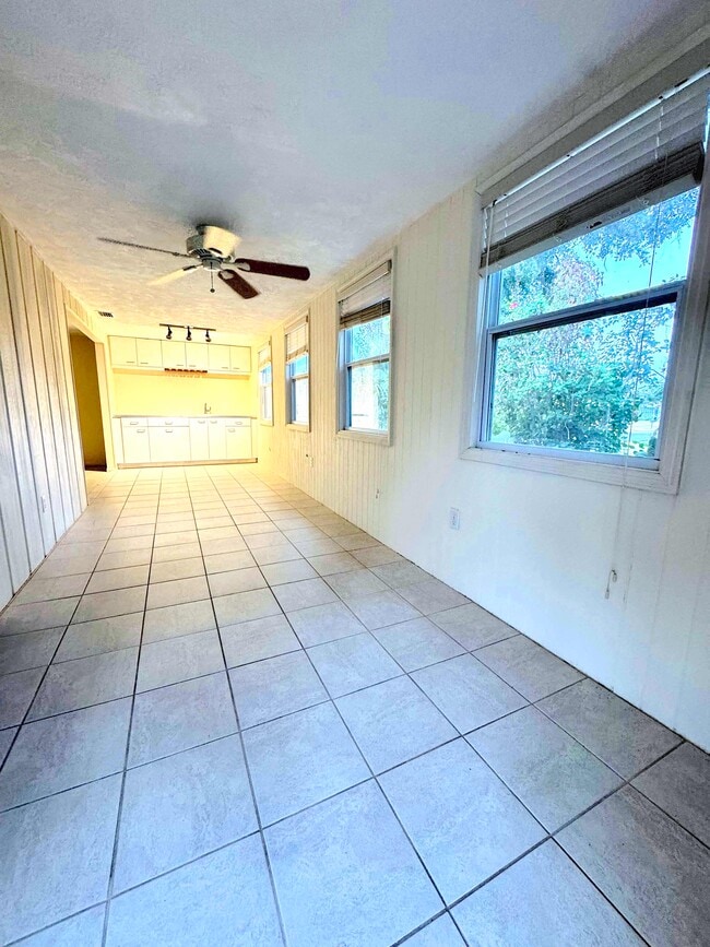 Building Photo - 6716 Anchor Way