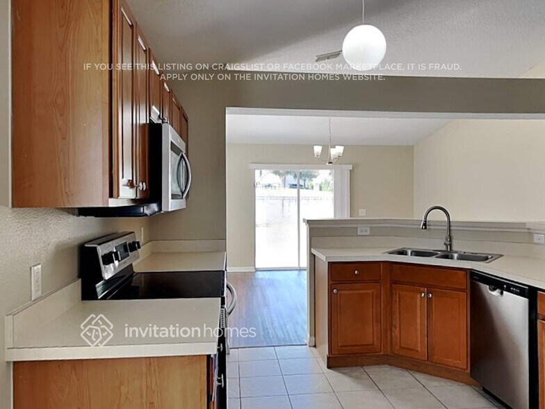 Building Photo - 527 Stonewall Ave