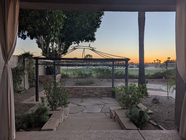 Building Photo - 4 Bedroom 2.5 Bath w/3 Car Garage in Superstition Springs****$1000 off first months rent if rente...