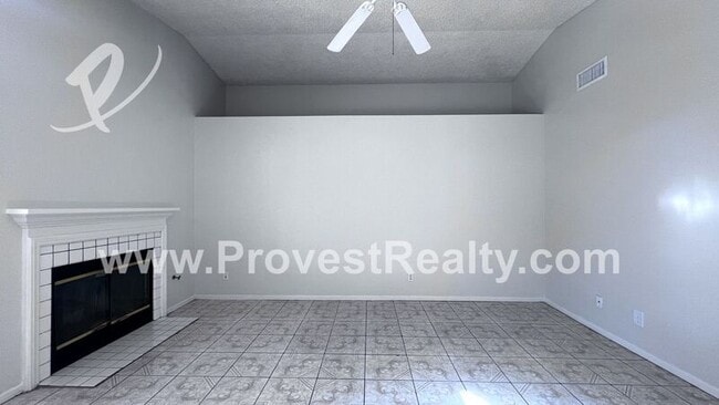 Building Photo - 10791 Floral St