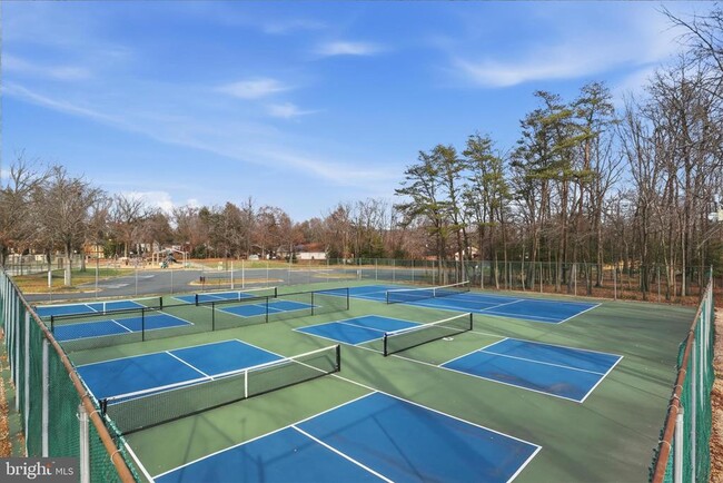 Building Photo - 3454 Tamarack Ct