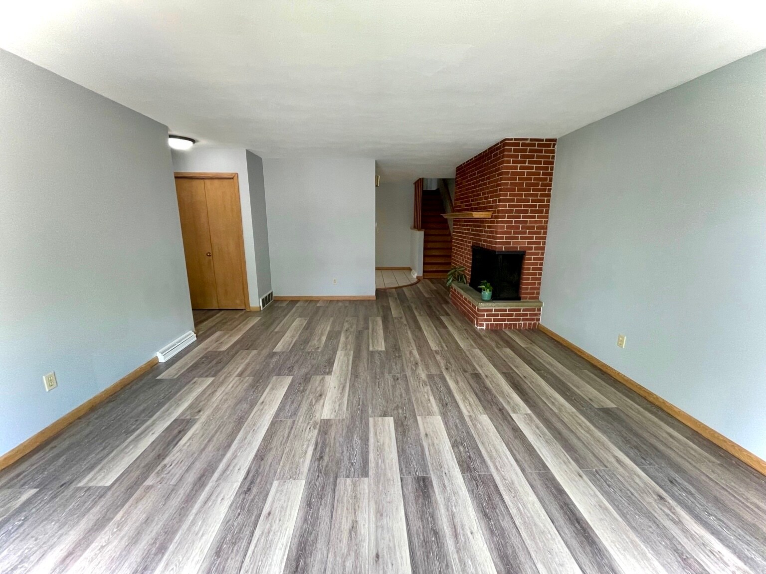 Building Photo - 716 Medford Dr