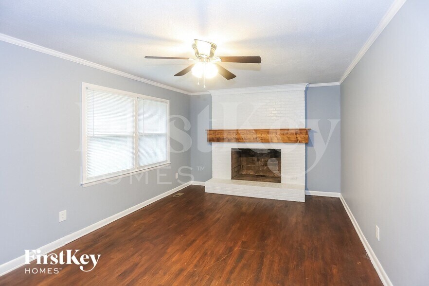 Building Photo - 1502 Kingston Dr