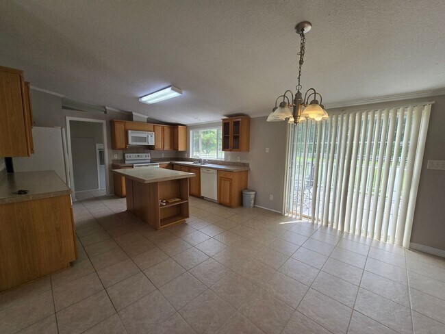Building Photo - Quiet Country Living! Spacious 4 Bed, 2 Bath in Currituck