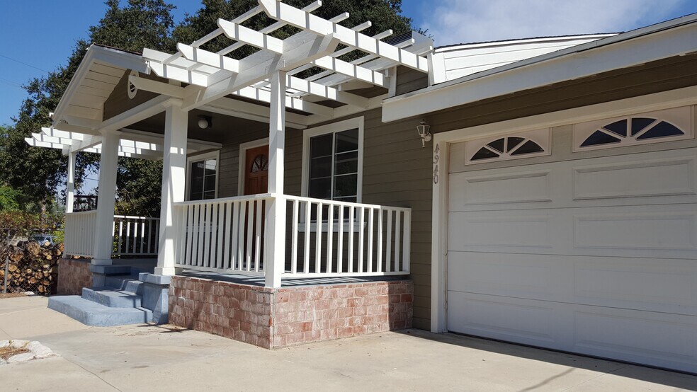 Building Photo - 4940 Lockhaven Ave