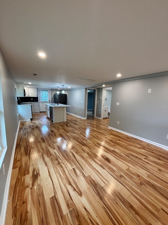 Building Photo - 1104 Stantonsburg Cir SE