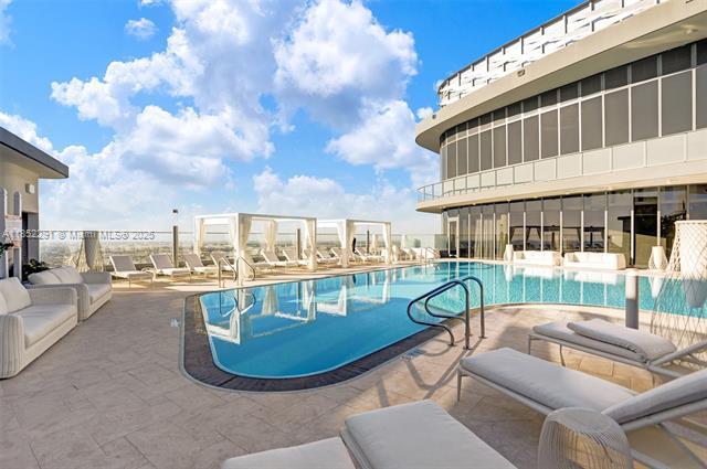 Building Photo - 1000 Brickell Plz