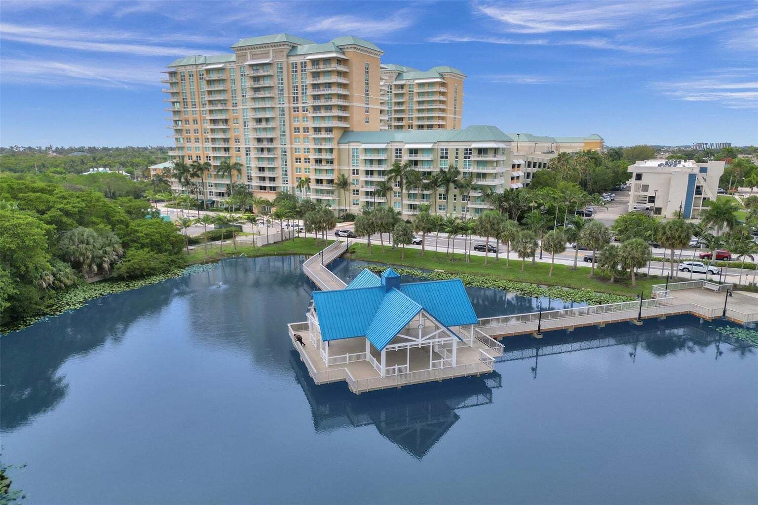 Building Photo - 700 E Boynton Beach Blvd