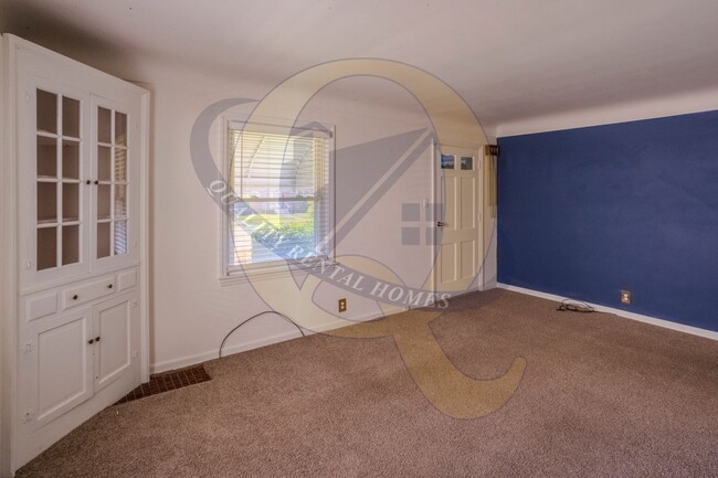 Building Photo - Charming 3-bedroom Cape Cod with a versatile loft and plenty of space to enjoy!