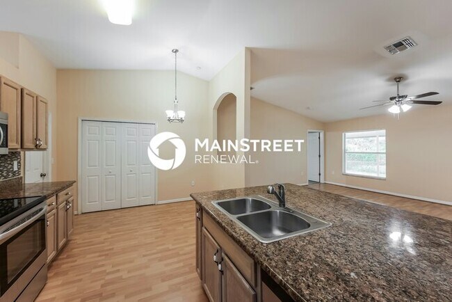 Building Photo - 3 Bedroom Pet-Friendly Home in Lehigh Acre...