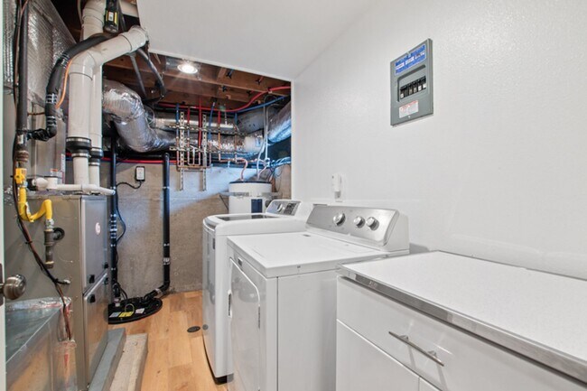 Building Photo - University District Living at its Finest