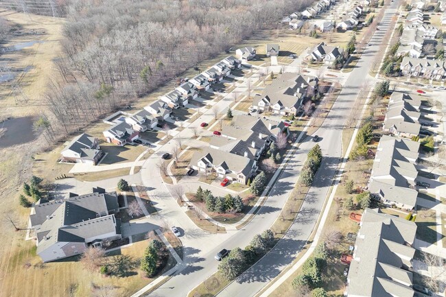 Building Photo - 352 Brookfield Dr