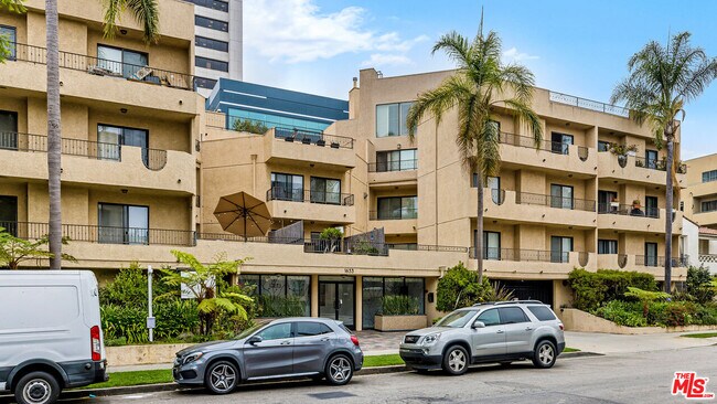 Building Photo - 1633 S Bentley Ave