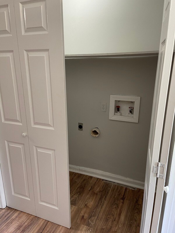 Building Photo - 104 Highland Dr