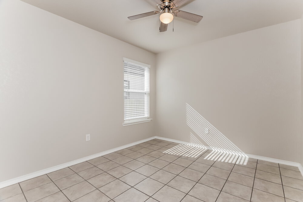 Building Photo - 119 Katy Post