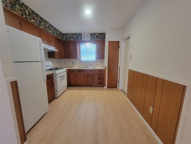 Building Photo - 5804 Nassau Dr