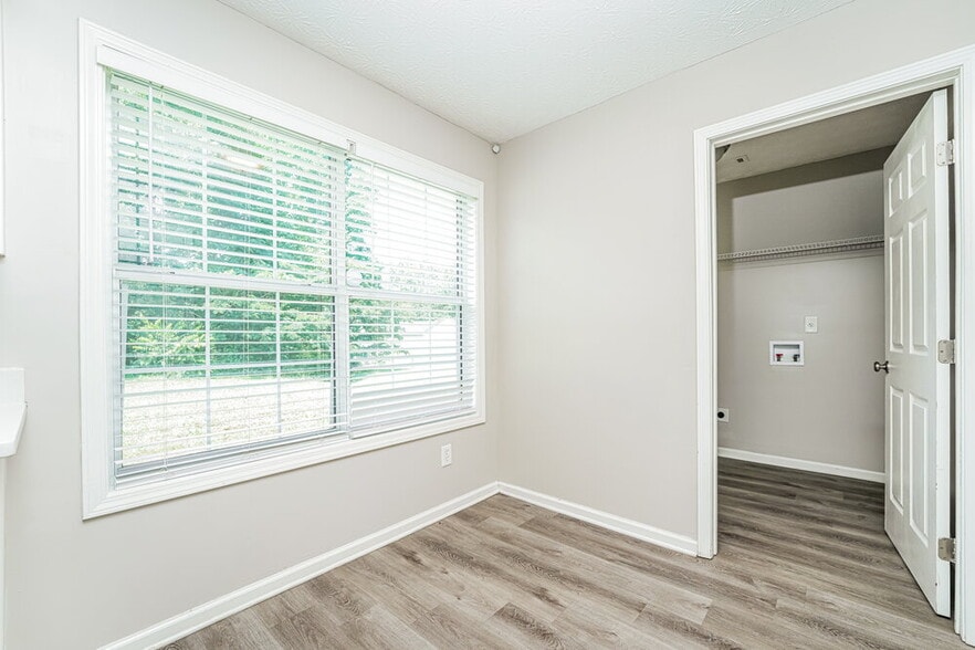 Building Photo - 45 Weldon Pl