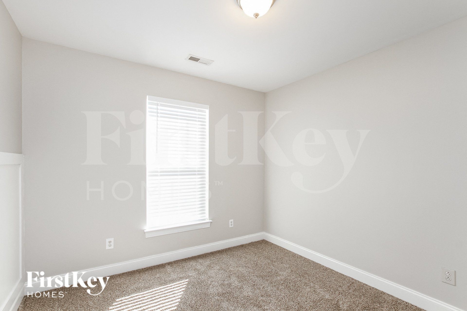 Building Photo - 15636 Seafield Ln