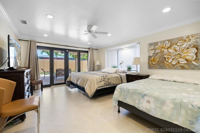 Building Photo - 3211 Seaward Dr