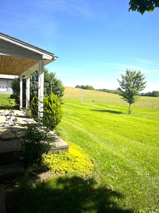 Building Photo - Spacious 3-Bedroom Farmhouse for Rent – Peaceful Country Living