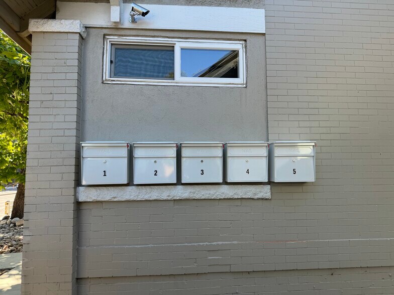 Building Photo - 1077 Colorado Blvd