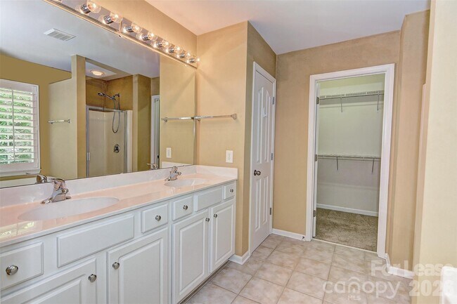 Building Photo - 10218 Blakeney Preserve Dr