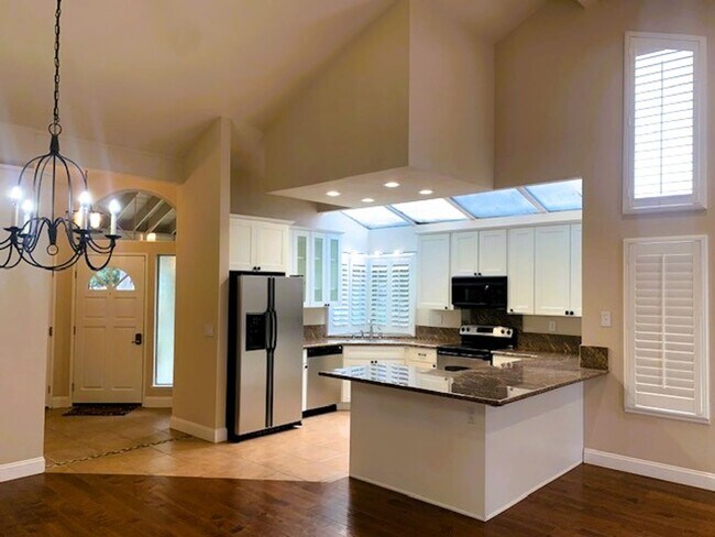 Building Photo - Charming Single-Story Duet in Danbury Park – Prime Location Across from Orloff Park!