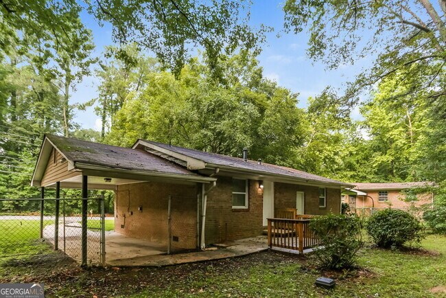 Building Photo - 599 Plainville Dr SW