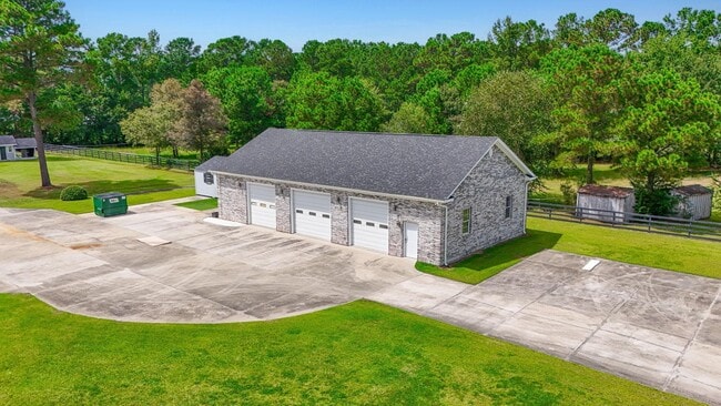 Building Photo - 6125 R C Sarvis Ln