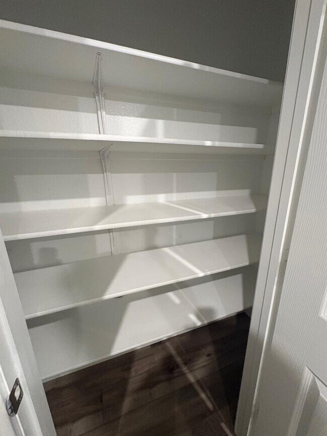 Building Photo - 668 Wyatt Wy