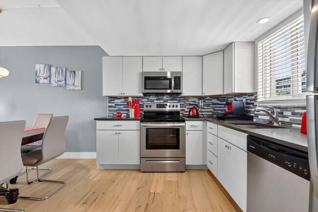 Building Photo - 2505 S Ocean Blvd