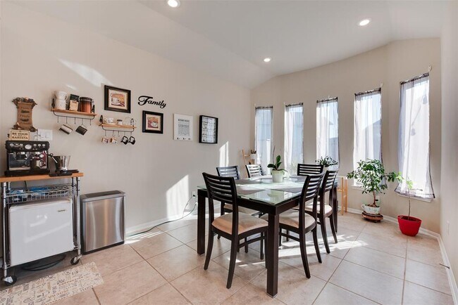 Building Photo - 2013 Granite Pass Dr