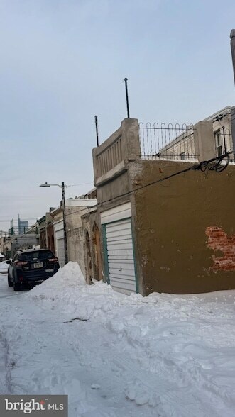 Building Photo - 2148 S Lambert St