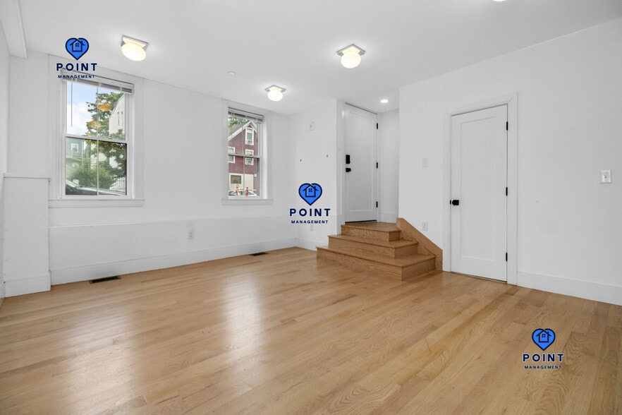 Building Photo - 86 Chelsea St