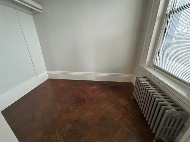 Building Photo - 14 Monument Sq