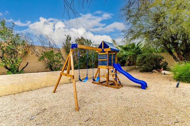 Building Photo - 11238 N 128th Pl