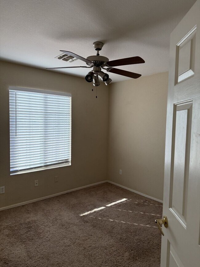 Building Photo - 3 bedroom in Cooper Commons Chandler!